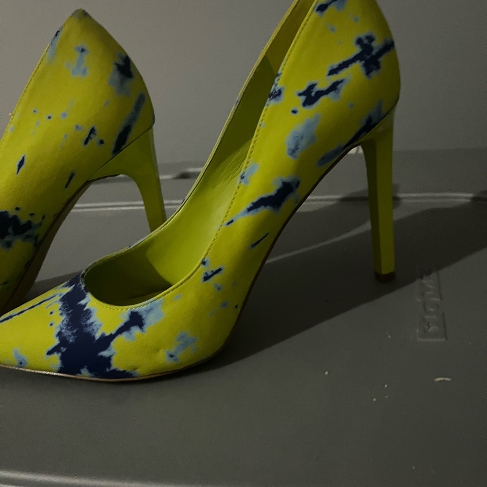 Nine West Yellow and Blue Artistic Heels